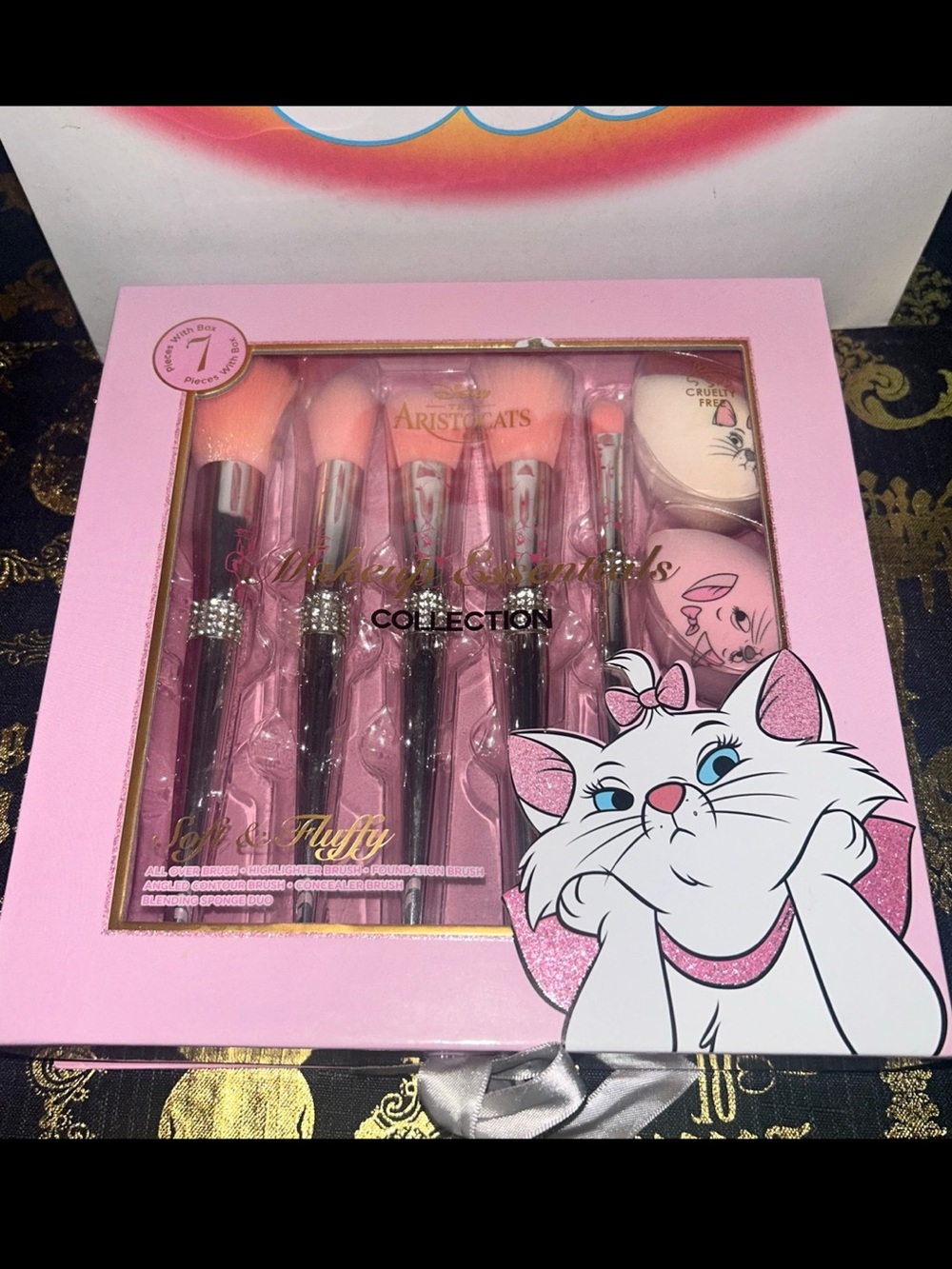 Disney The Aristocats Marie five piece Make up brush set & bonus Beauty Blenders